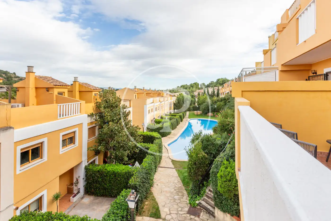 Vista exterior de Casa adosada en venta en Chiva con Aire acondicionado, Calefacción y Jardín privado