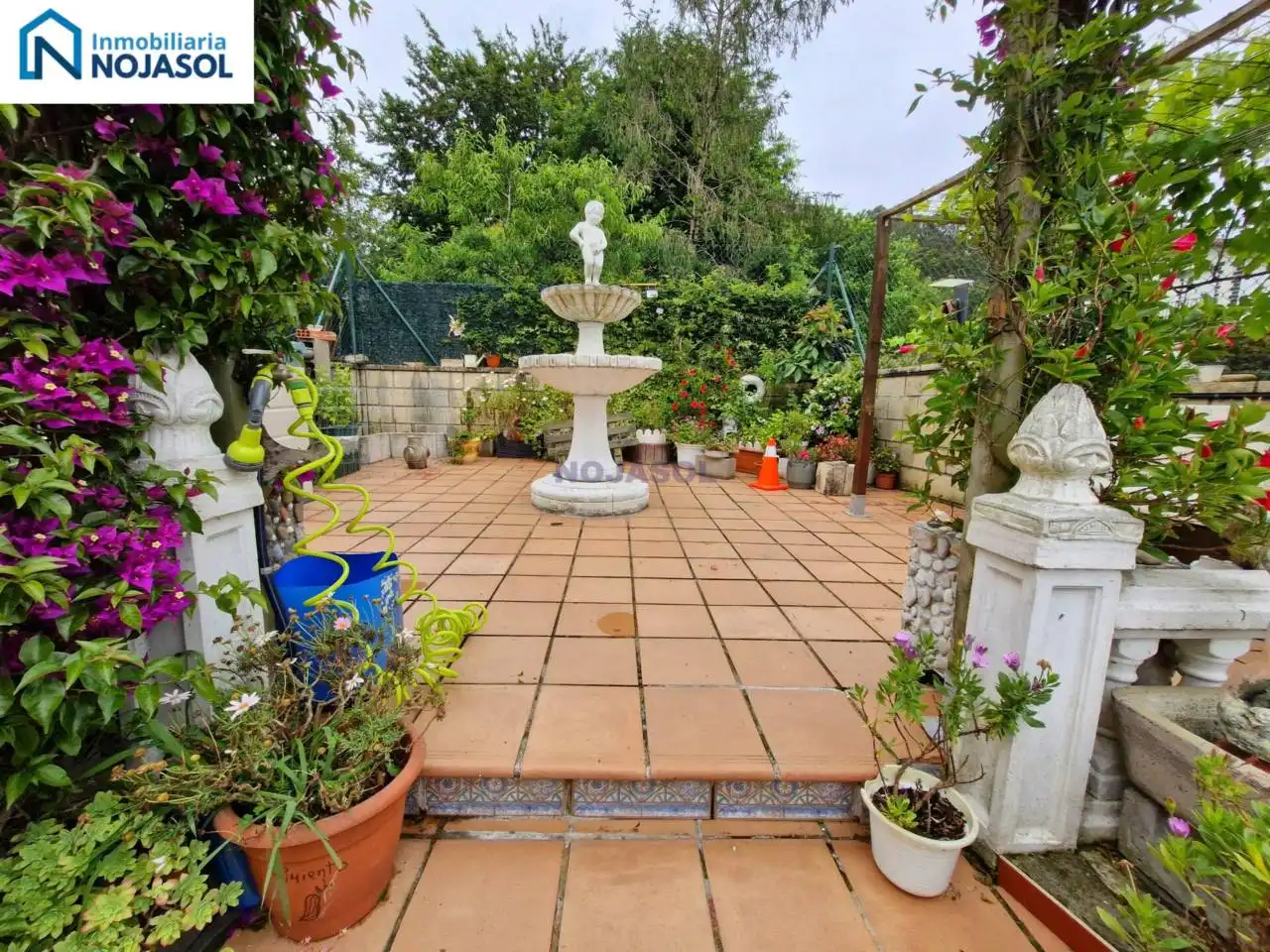 Terrassa de Casa adosada en venda en Meruelo amb Calefacció, Jardí privat i Terrassa