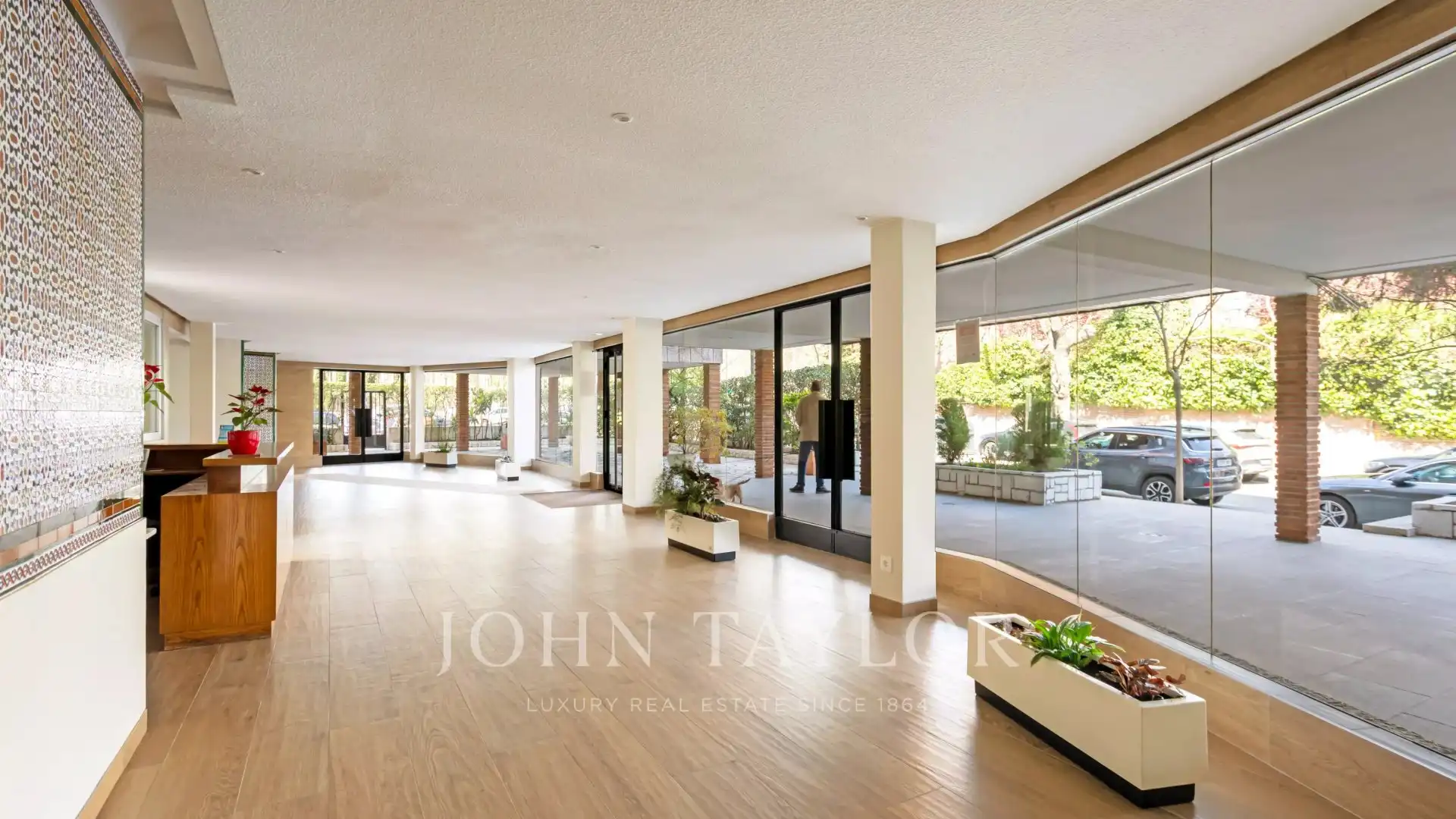 Flat for sale in  Madrid Capital  with Air Conditioner, Heating and Storage room