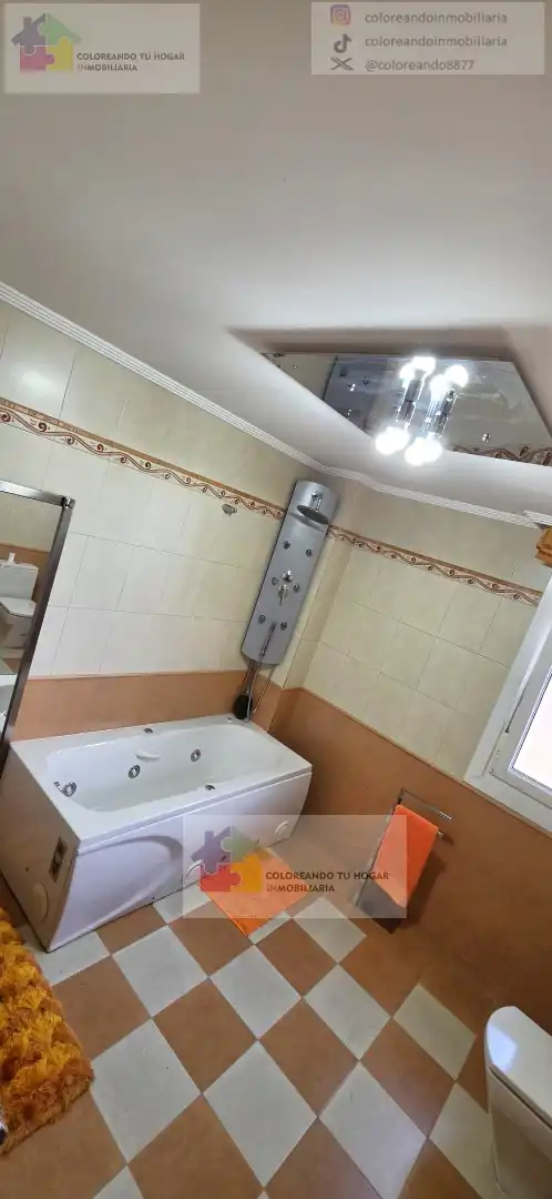 Bathroom of Houses for sale in Sariegos  with Air Conditioner, Heating and Private garden