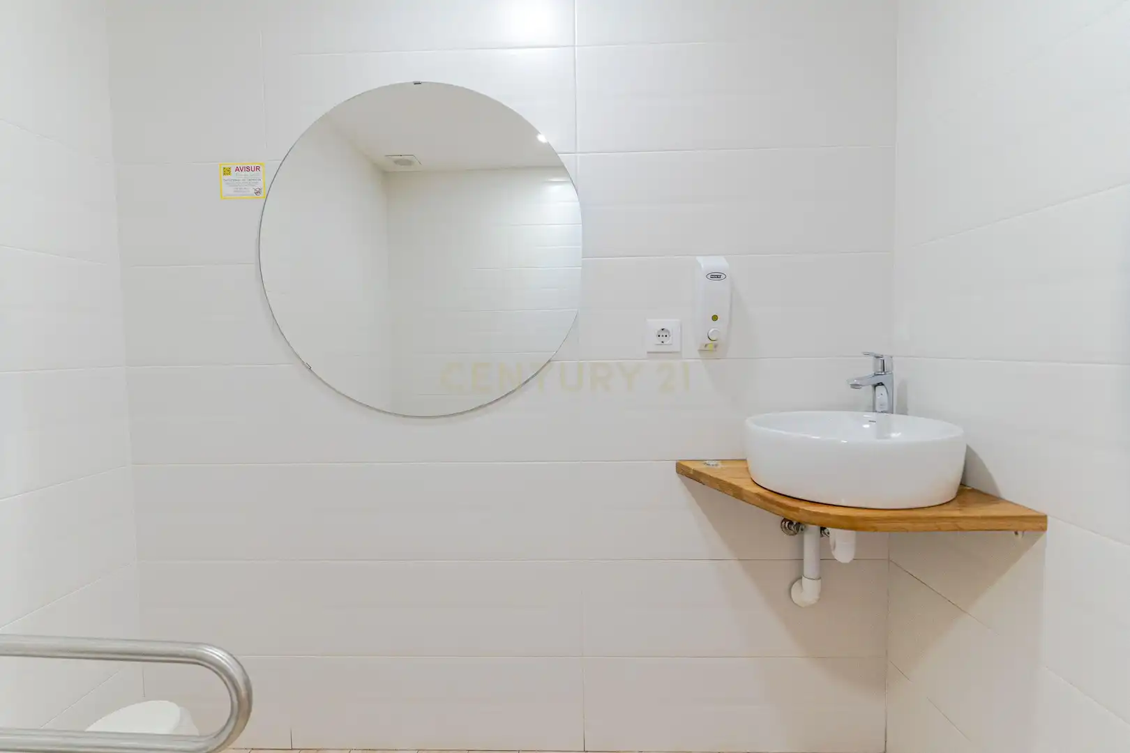 Bany de Local en venda en Motril amb Aire condicionat