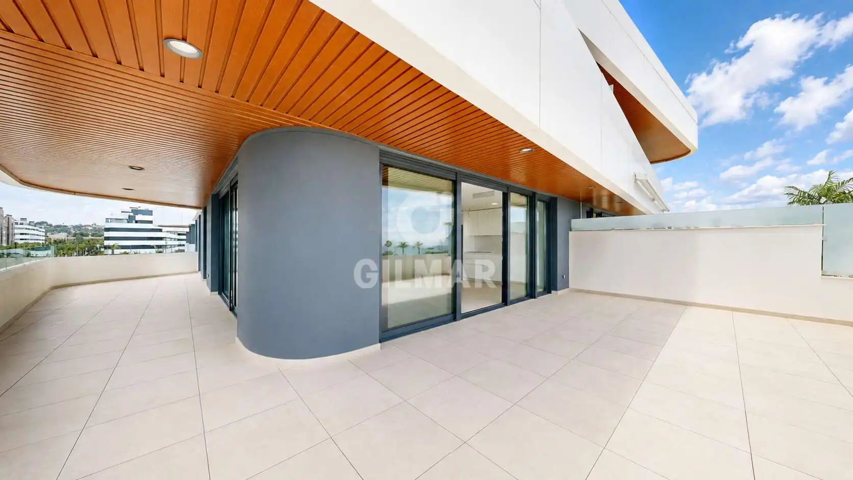 Terraza de Piso en venta en Torremolinos con Calefacción, Jardín privado y Trastero