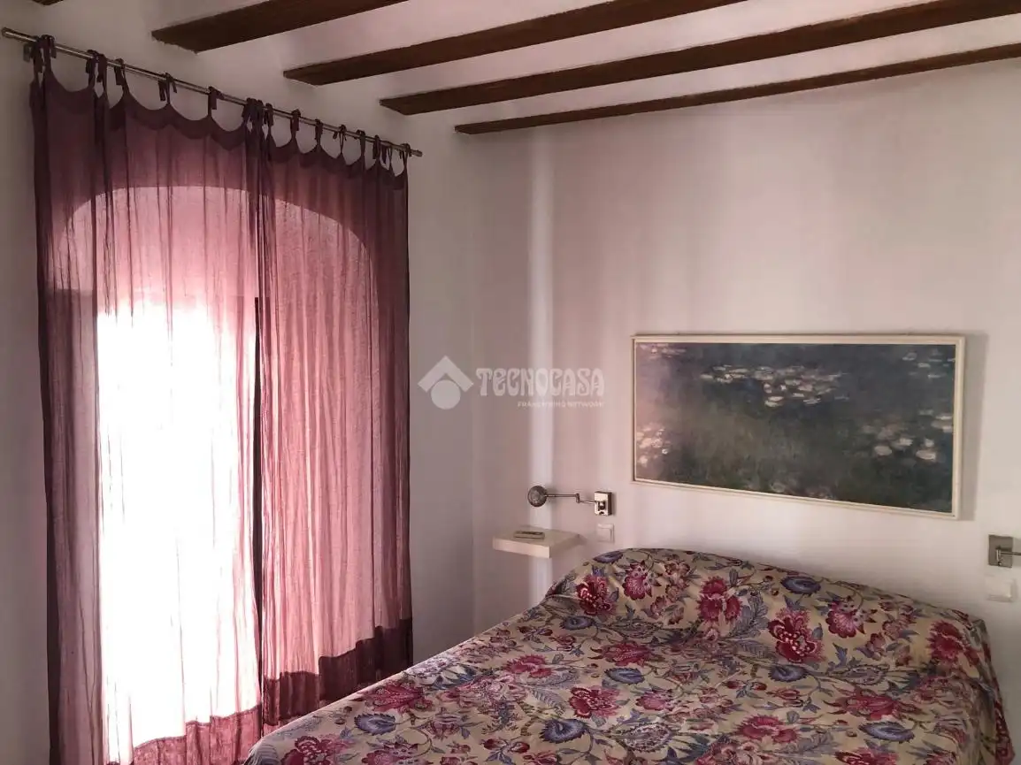Schlafzimmer von Wohnung zur Miete in Utrera mit Klimaanlage, Heizung und Balkon