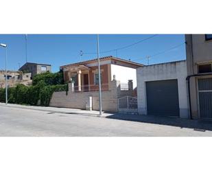 Vista exterior de Casa o xalet en venda en Les Borges Blanques amb Terrassa