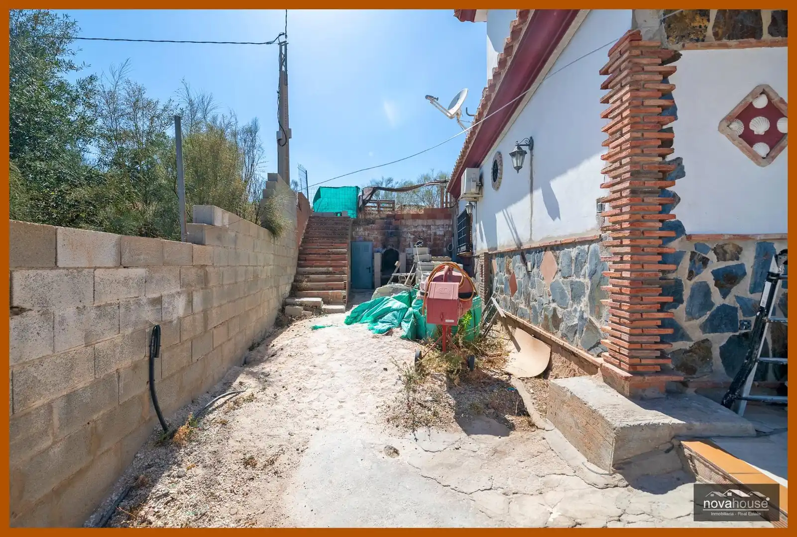 Vista exterior de Casa o chalet en venta en Rincón de la Victoria con Aire acondicionado, Calefacción y Jardín privado