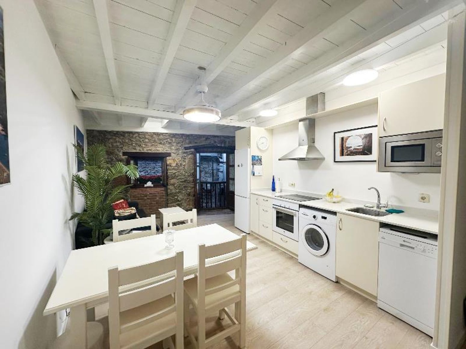 Kitchen of Flat for sale in San Vicente de la Barquera  with Heating, Parquet flooring and Furnished