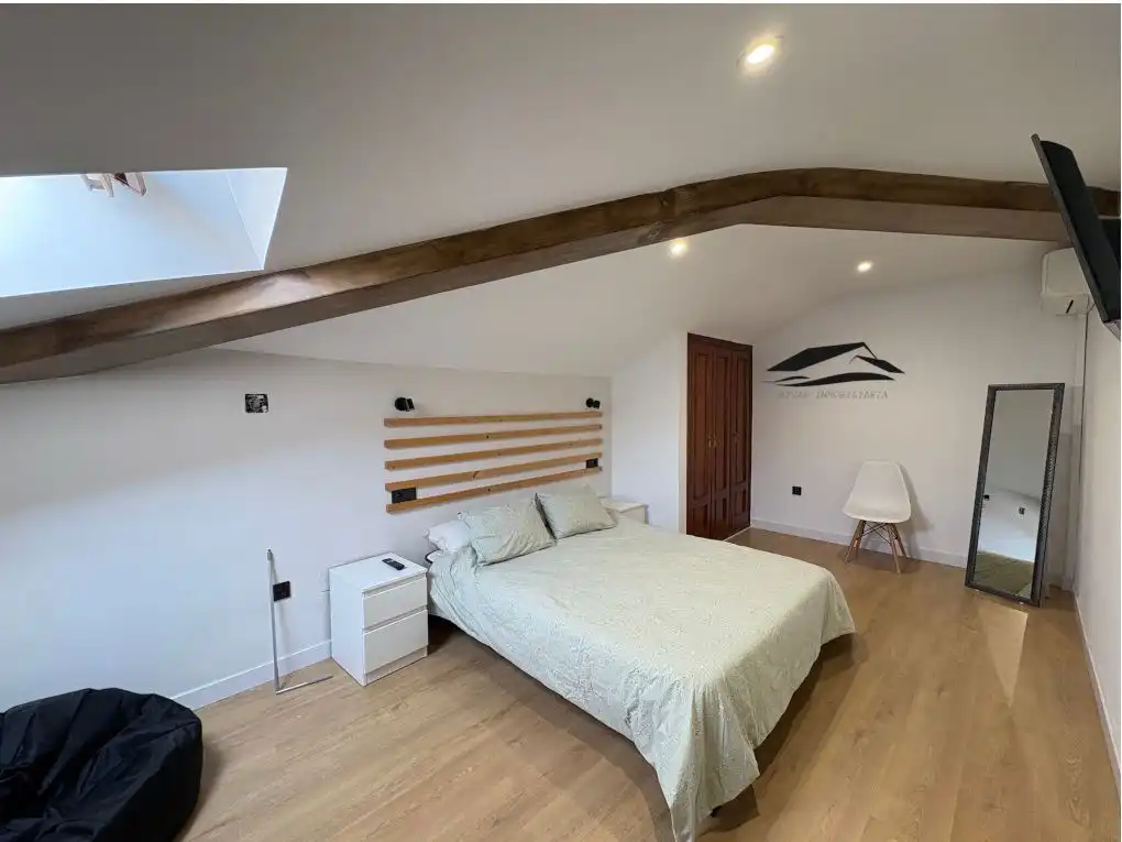 Bedroom of Duplexes for rent in Salamanca  with Air Conditioner, Heating and Furnished