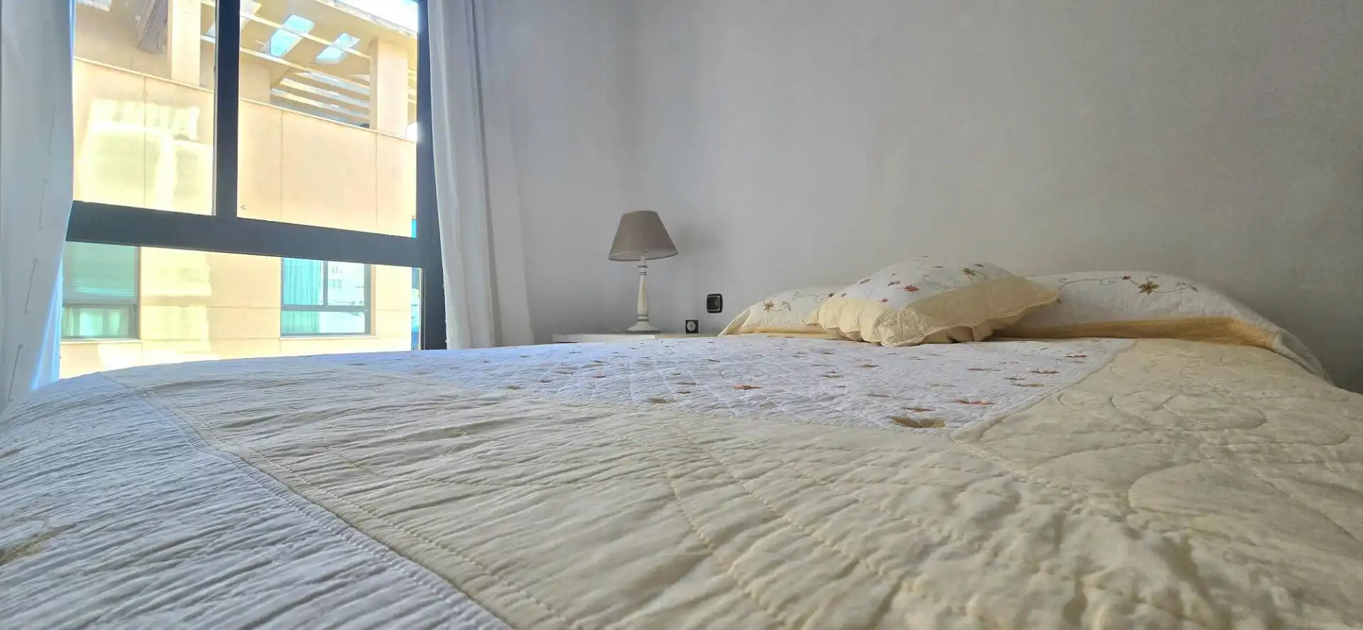 Dormitori de Pis de lloguer en Marbella amb Aire condicionat, Moblat i Jacuzzi