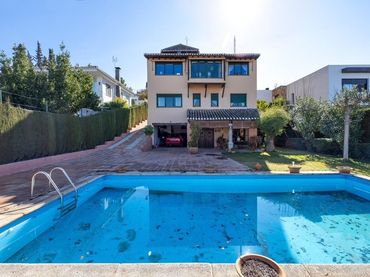 Villa avec piscine à vendre à Barrio de la Vega