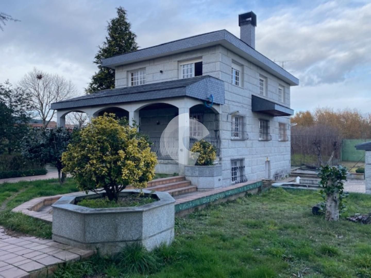 Vista exterior de Casa o xalet en venda en Coles amb Jardí privat