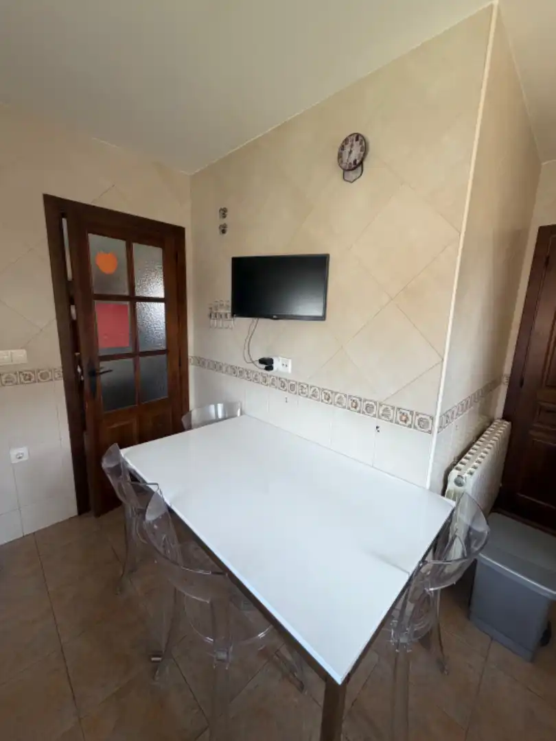Comedor de Casa adosada en venta en Valverde del Majano con Calefacción, Jardín privado y Horno