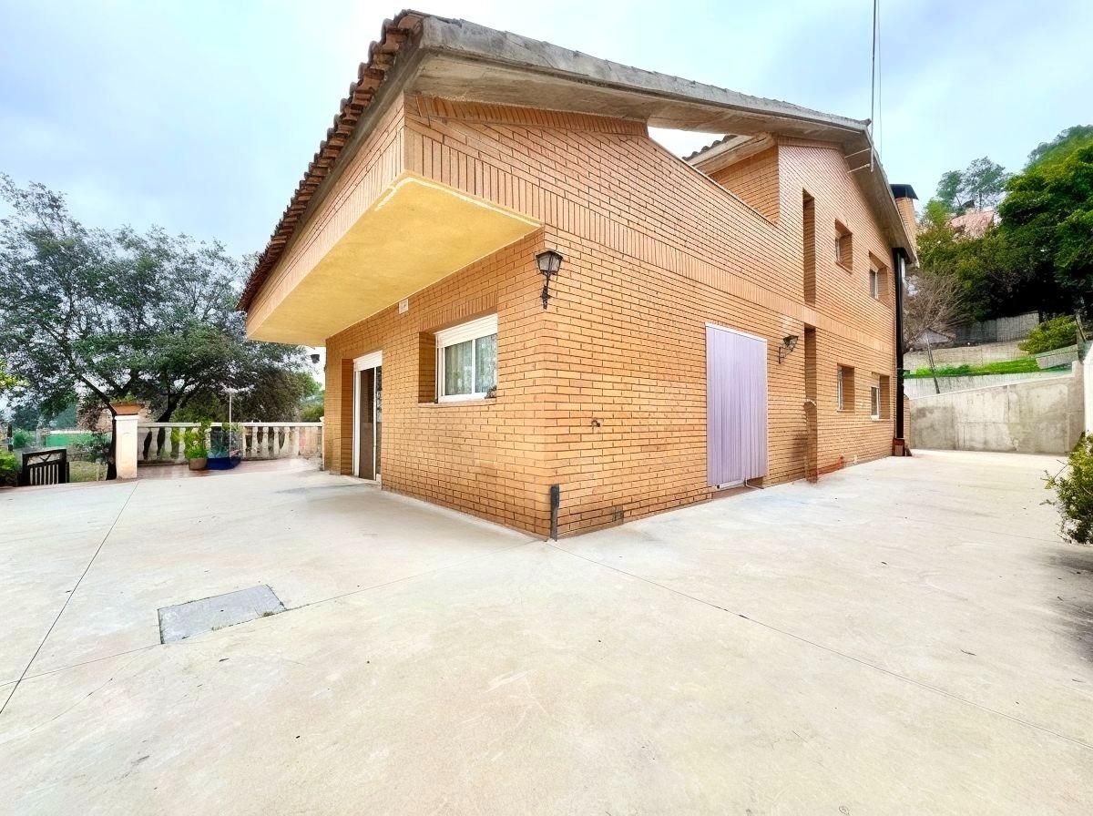 Exterior view of House or chalet for sale in Viladecavalls  with Heating, Private garden and Terrace