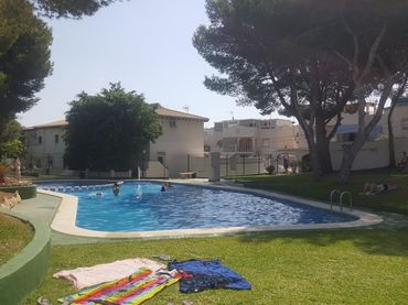 Bungalow with pool for sale in Urbanizacion Lago Jardín