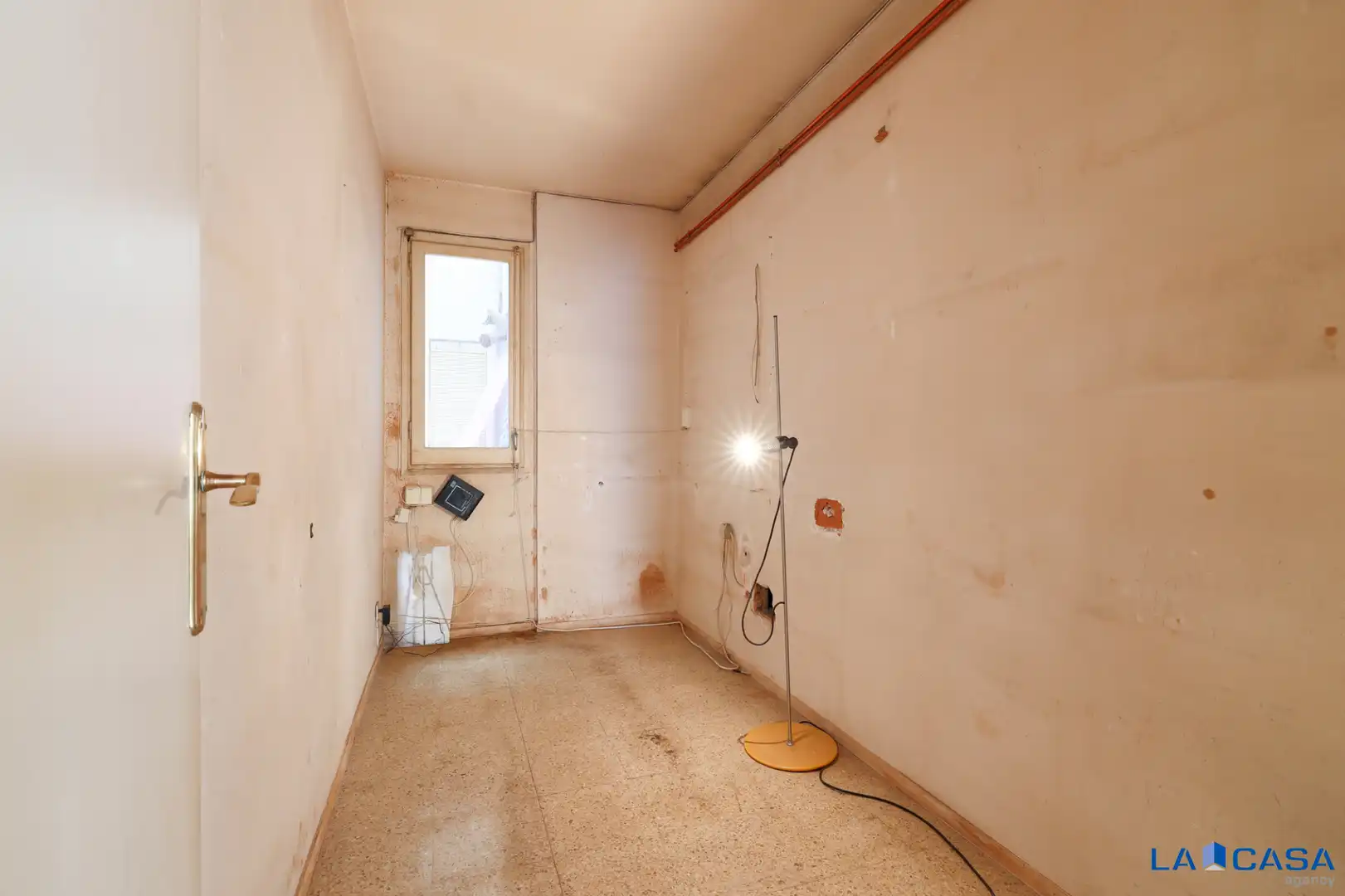Wohnung zum Verkauf in Barcelona mit Klimaanlage, Heizung und Ofen