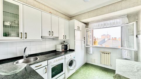 Foto 3 de Piso en venta en Reyes de Navarra Kalea, Zaramaga, Vitoria - Gasteiz