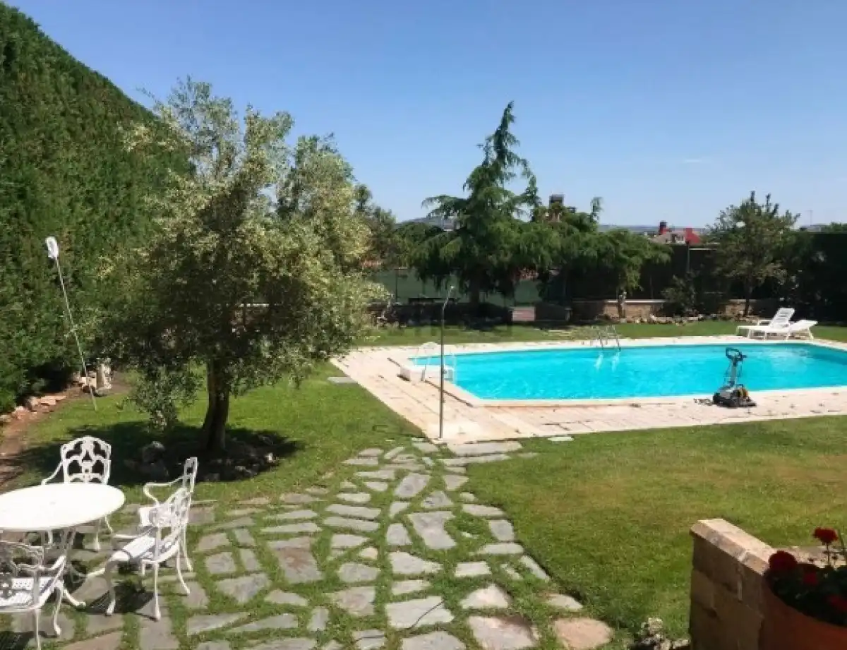 Chalet con piscina en venta en Tudela de Duero, imagen 2