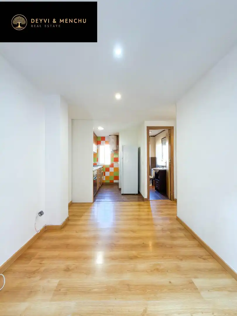Flat for sale in Madrid  with Heating and Alarm
