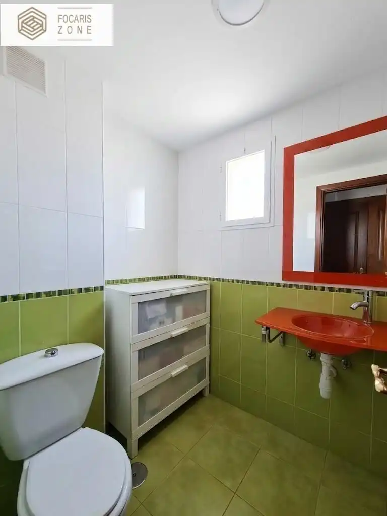 Baño de Piso en venta en Málaga con Aire acondicionado, Calefacción y Jardín privado