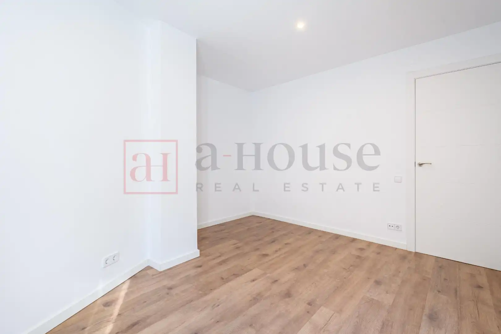 Bedroom of Flat for sale in Barcelona  with Air Conditioner, Heating and Private garden