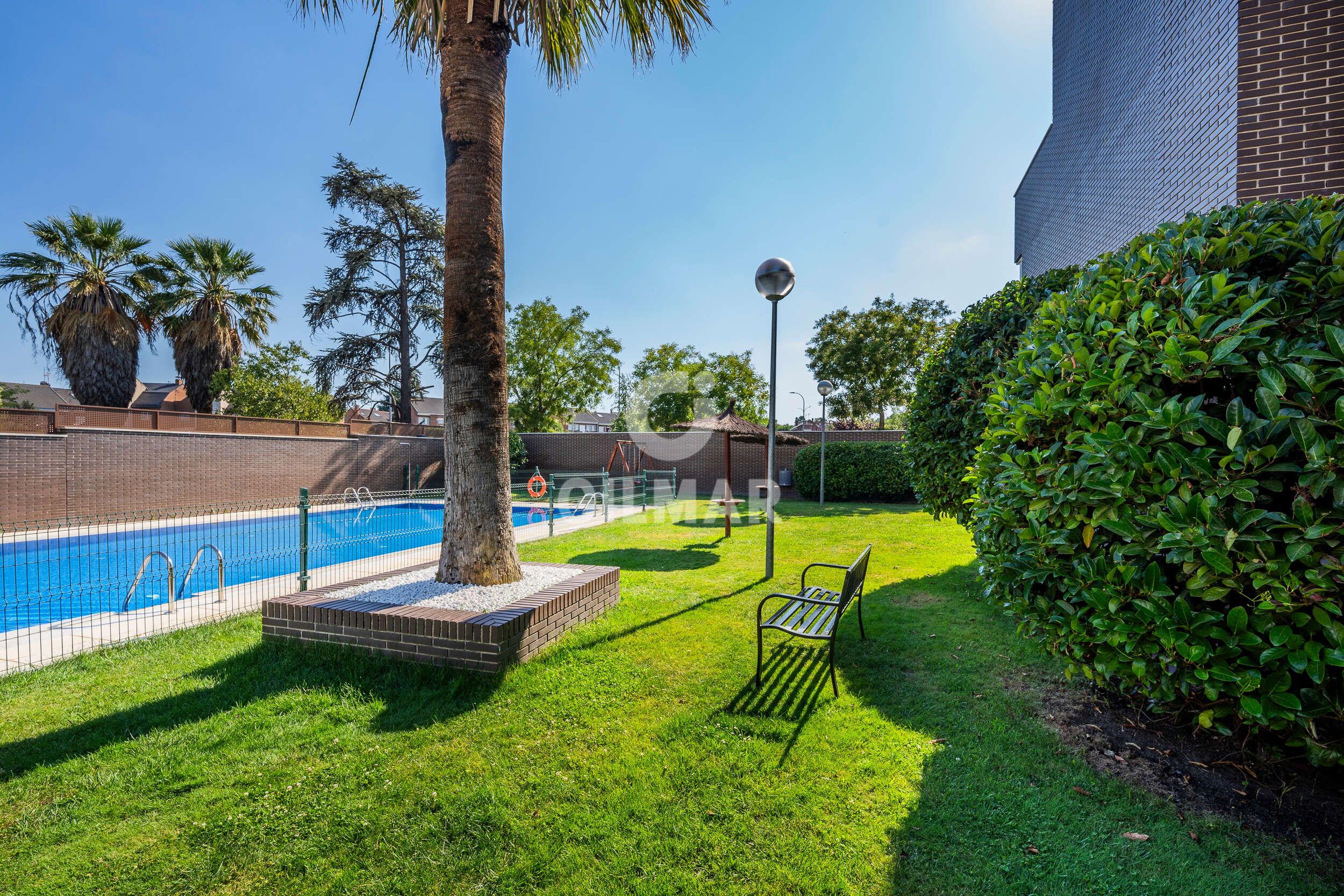 Jardí de Casa adosada en venda en  Madrid Capital amb Calefacció, Jardí privat i Piscina