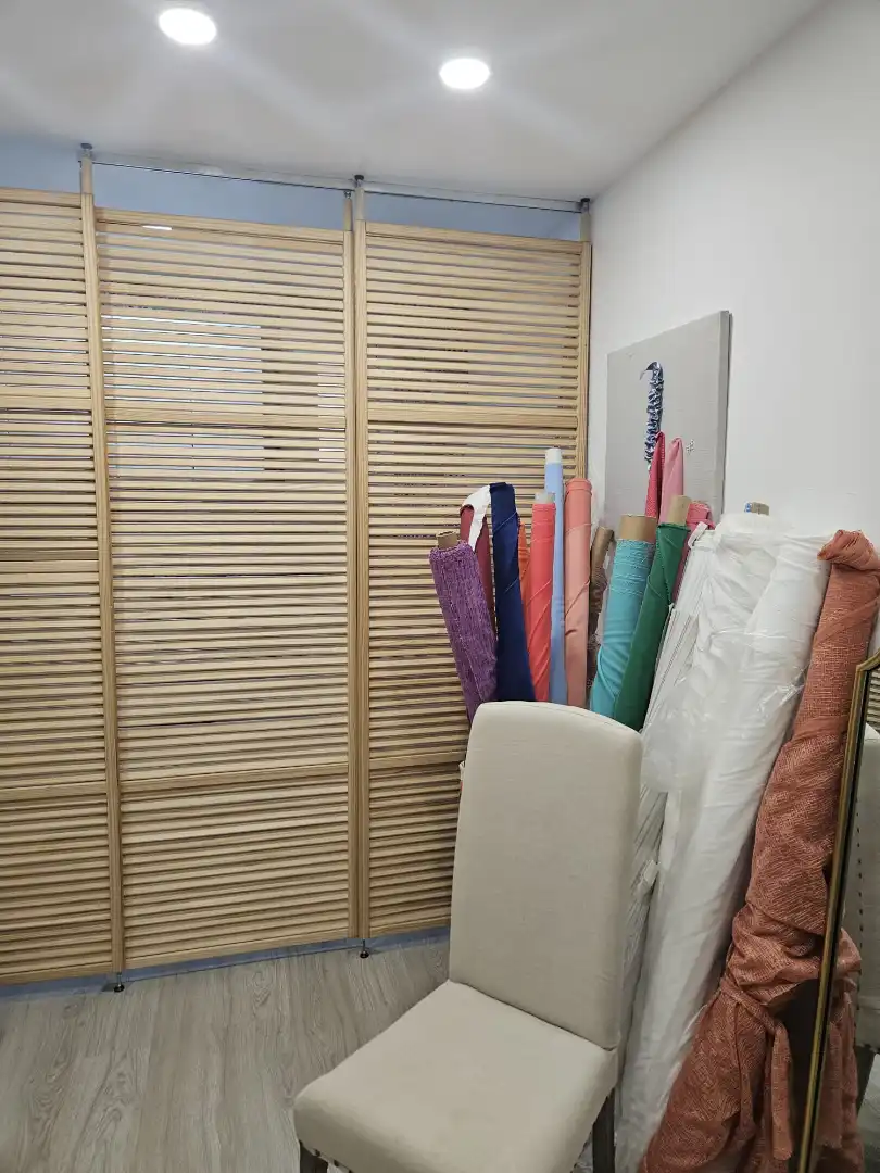 Habitación de Local de alquiler en Pozuelo de Alarcón con Aire acondicionado, Calefacción y Amueblado