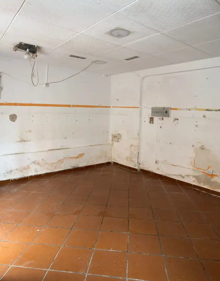 Local comercial en venta en Avenida de la Paz 38, imagen 6