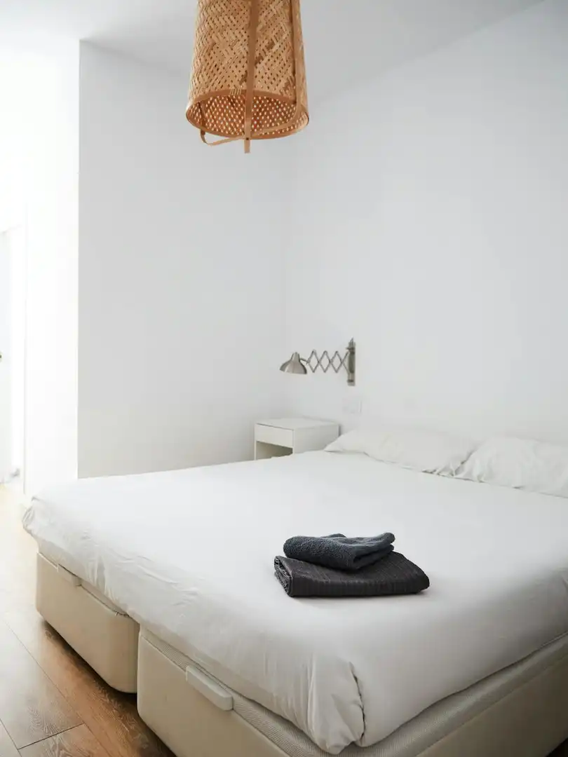 Schlafzimmer von Wohnung zur Miete in Barcelona mit Klimaanlage, Heizung und Möbliert