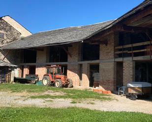 Außenansicht von Country house zum verkauf in Ur mit Privatgarten