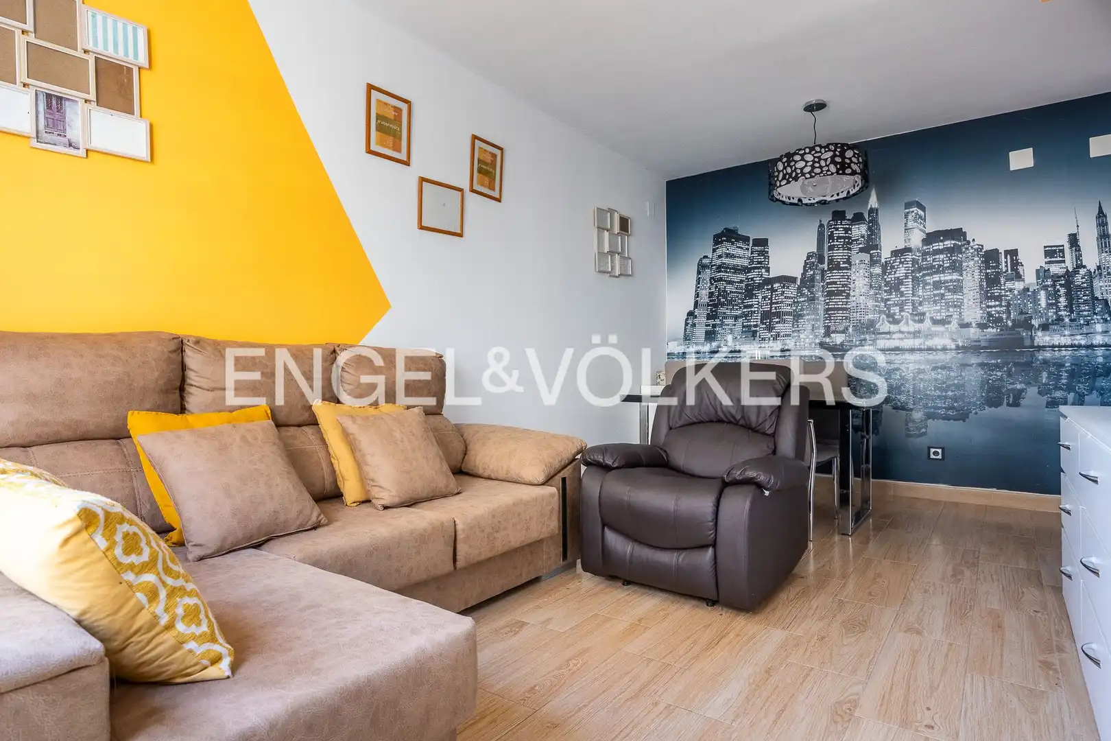 Sala de estar de Piso en venta en Sevilla con Aire acondicionado, Calefacción y Trastero