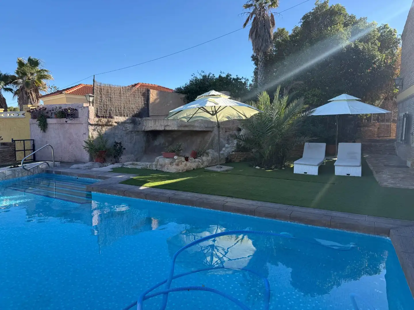 Piscina de Casa o chalet en venta en Alicante / Alacant con Jardín privado y Piscina comunitaria