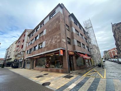 Vista exterior de Pis en venda en Torrelavega 