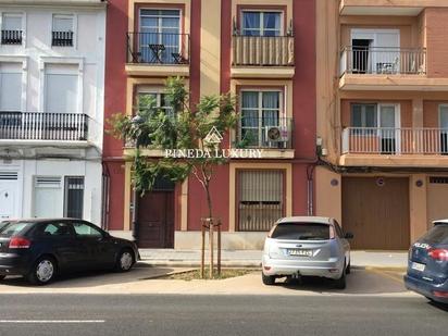 Exterior view of Apartment for sale in  Valencia Capital  with Air Conditioner