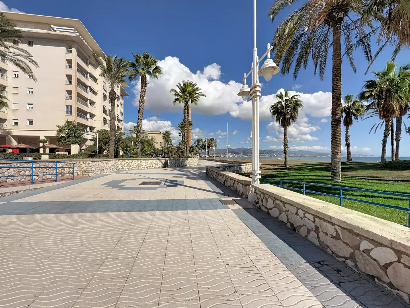 Exterior view of Flat for sale in Málaga  with Air Conditioner, Terrace and Community pool
