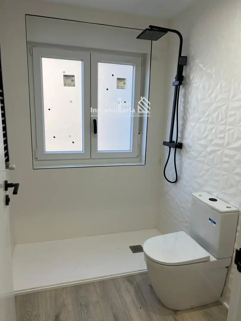Baño de Piso en venta en Salamanca con Calefacción y Terraza