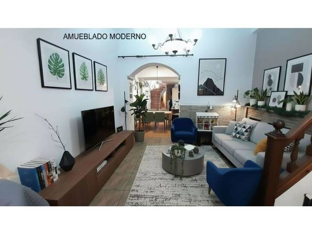 Casa-chalet en Venta en Casco Urbano