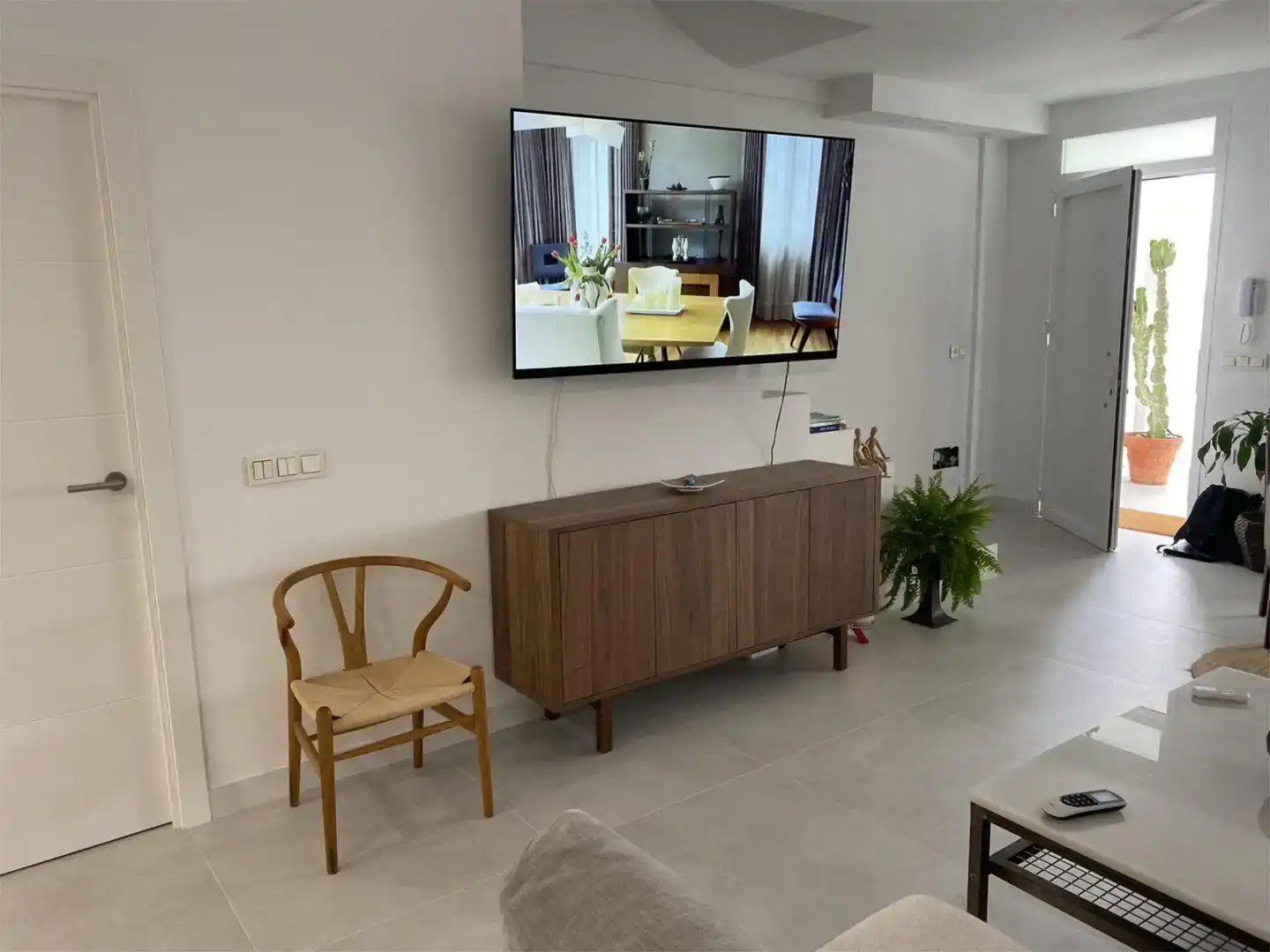 Sala d'estar de Casa adosada en venda en Balanegra amb Aire condicionat i Balcó
