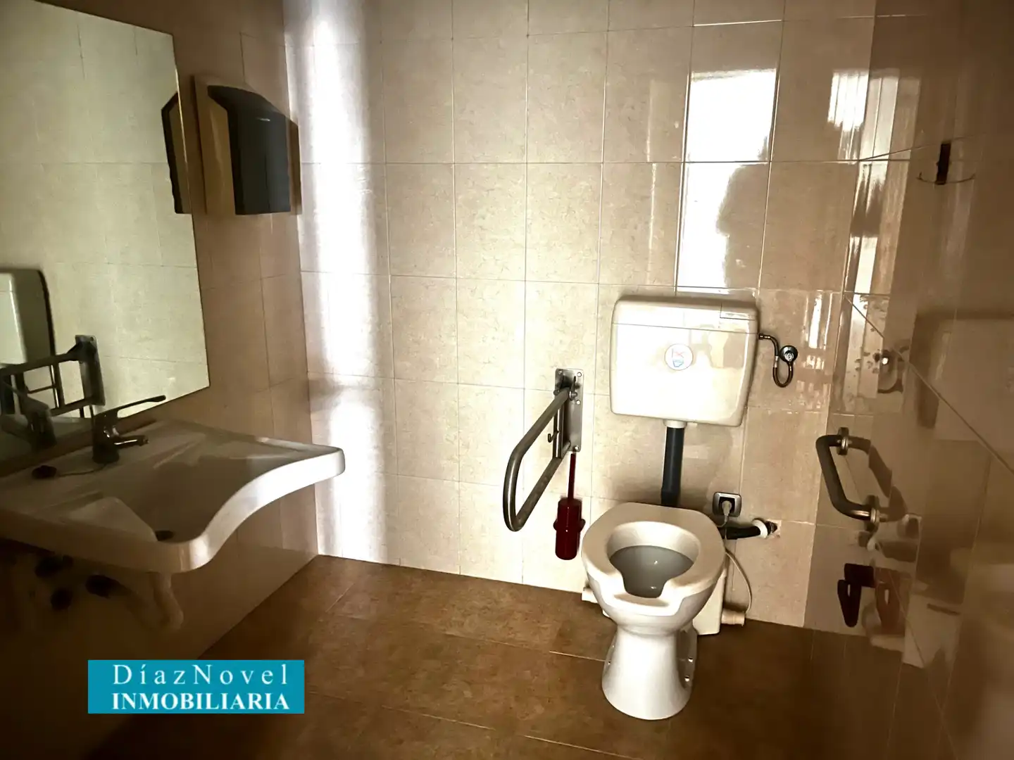 Bathroom of Commercial properties for sale in Rincón de la Victoria  with Air Conditioner