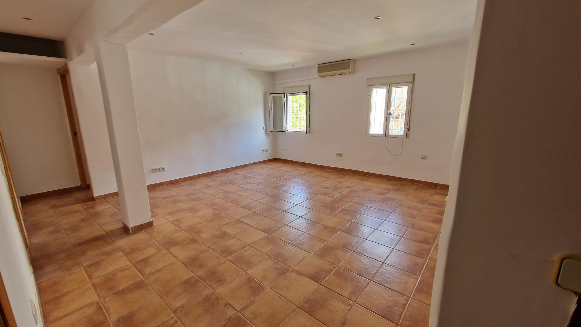 Living room of Flat for sale in Parla  with Air Conditioner, Heating and Private garden