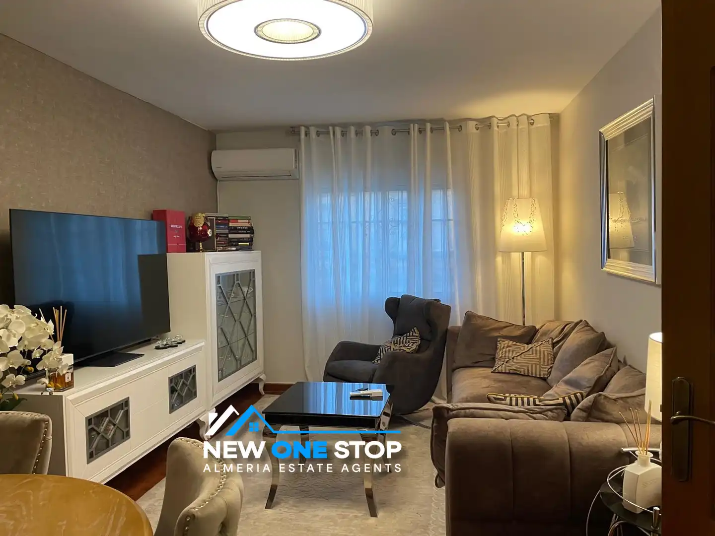 Sala d'estar de Casa o xalet en venda en Vera amb Aire condicionat, Calefacció i Parquet