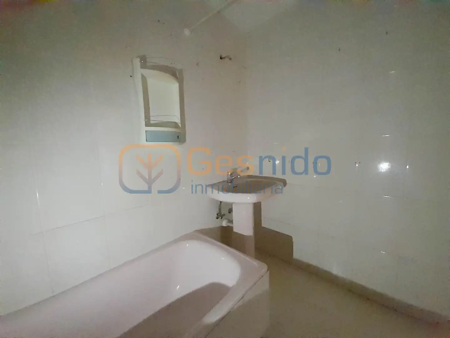 Bathroom of Flat for sale in Segovia  with Heating, Parquet flooring and Terrace