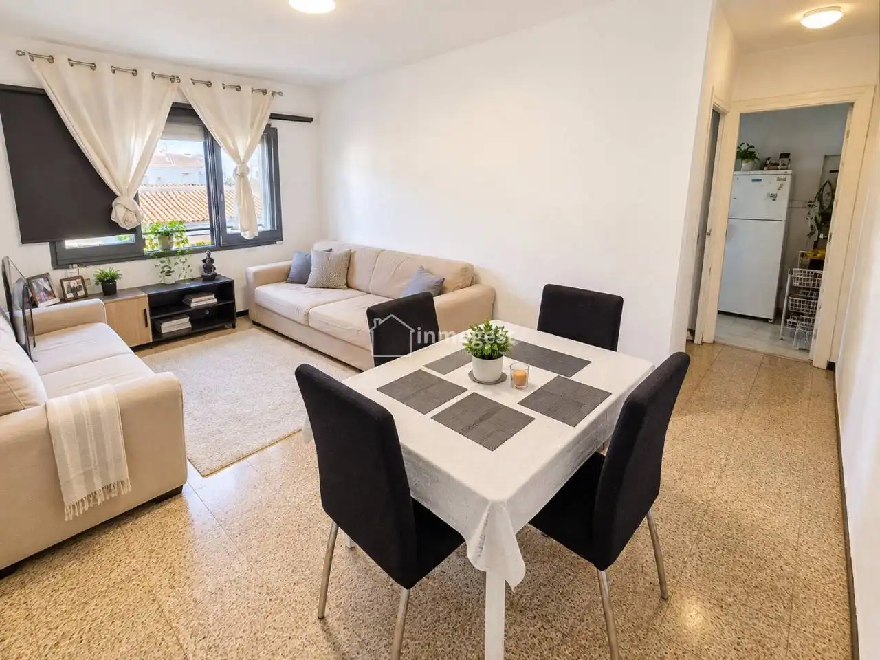 Sala d'estar de Pis en venda en Salt amb Balcó