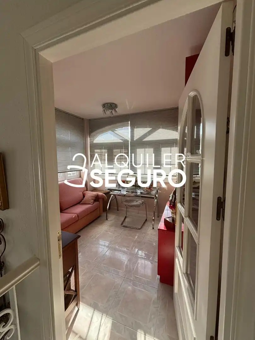 Detached house with pool to rent in Escritor busto previ, imagen 14