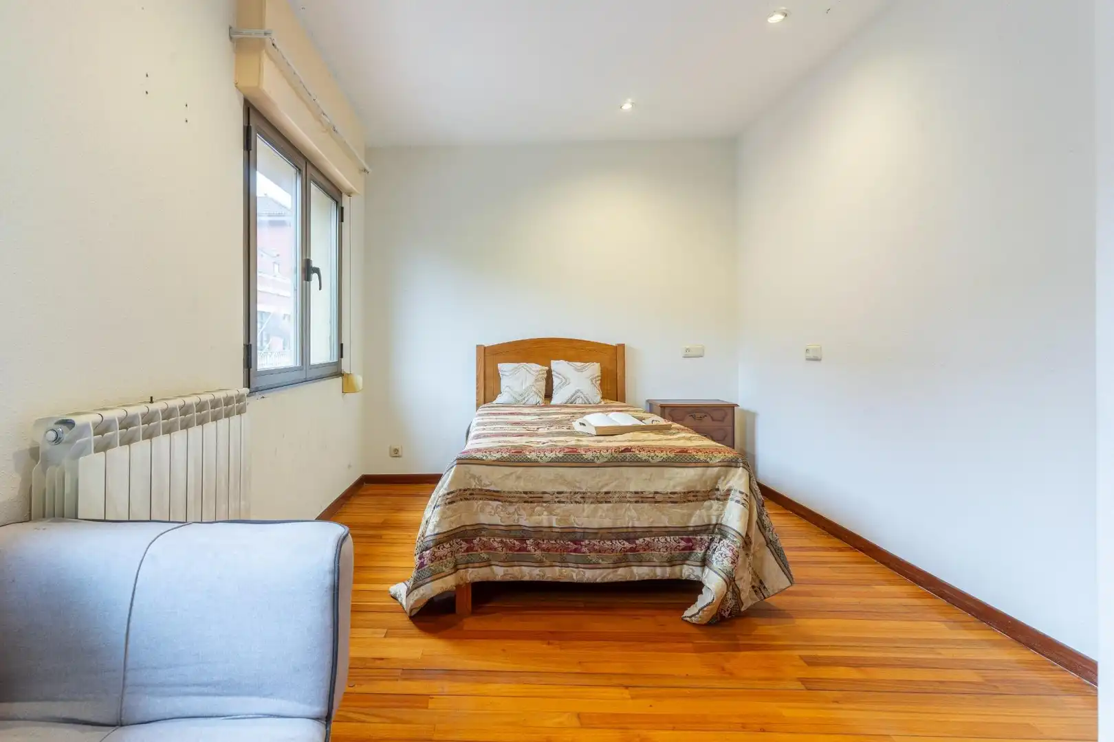 Schlafzimmer von Dachboden zum Verkauf in Oviedo  mit Heizung und Möbliert