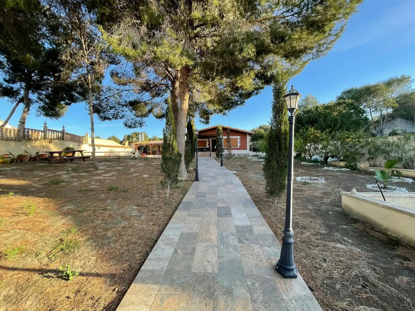 Vista exterior de Casa o xalet de lloguer en San Miguel de Salinas amb Aire condicionat, Calefacció i Jardí privat