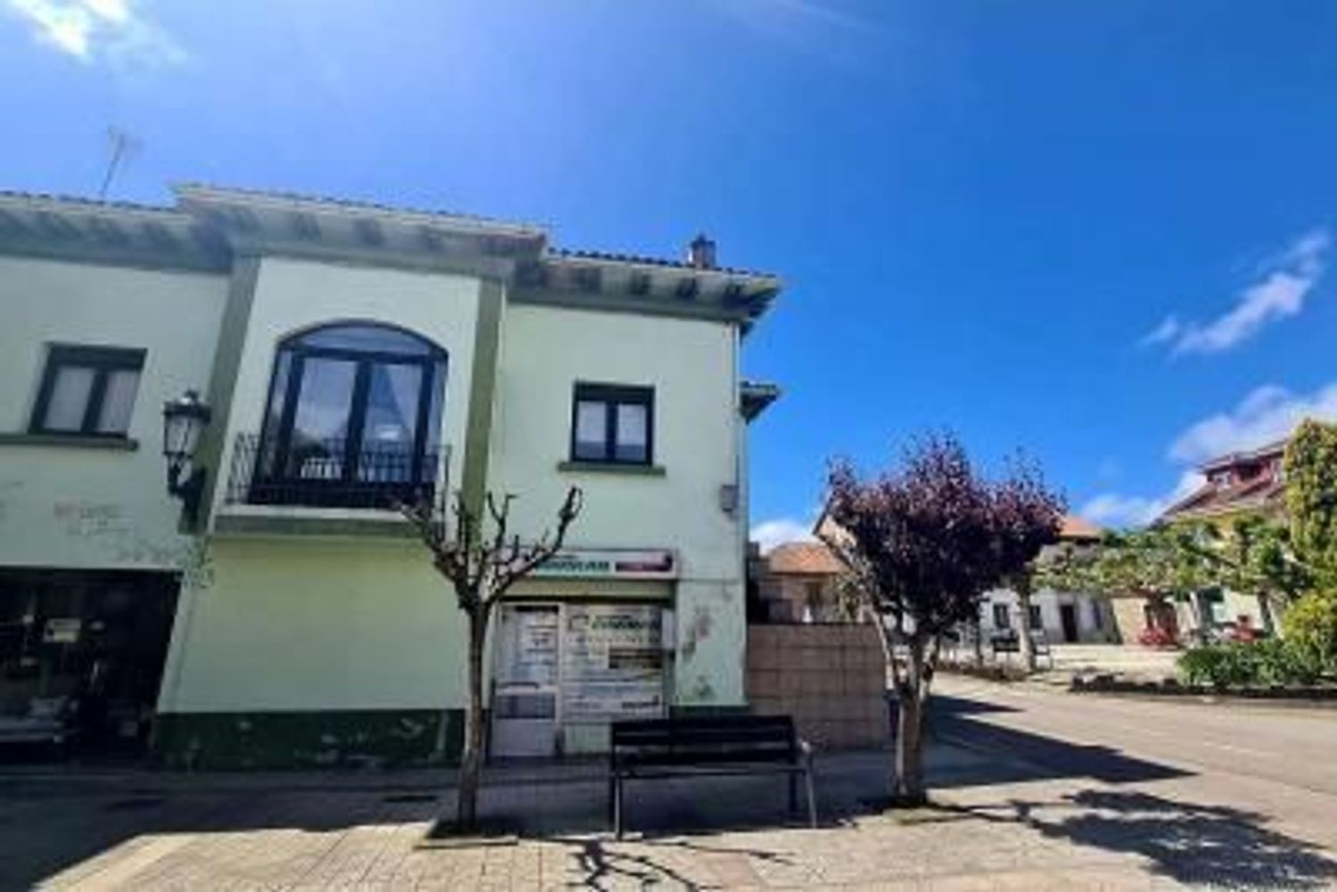 Vista exterior de Planta baixa en venda en Sariego amb Jardí privat
