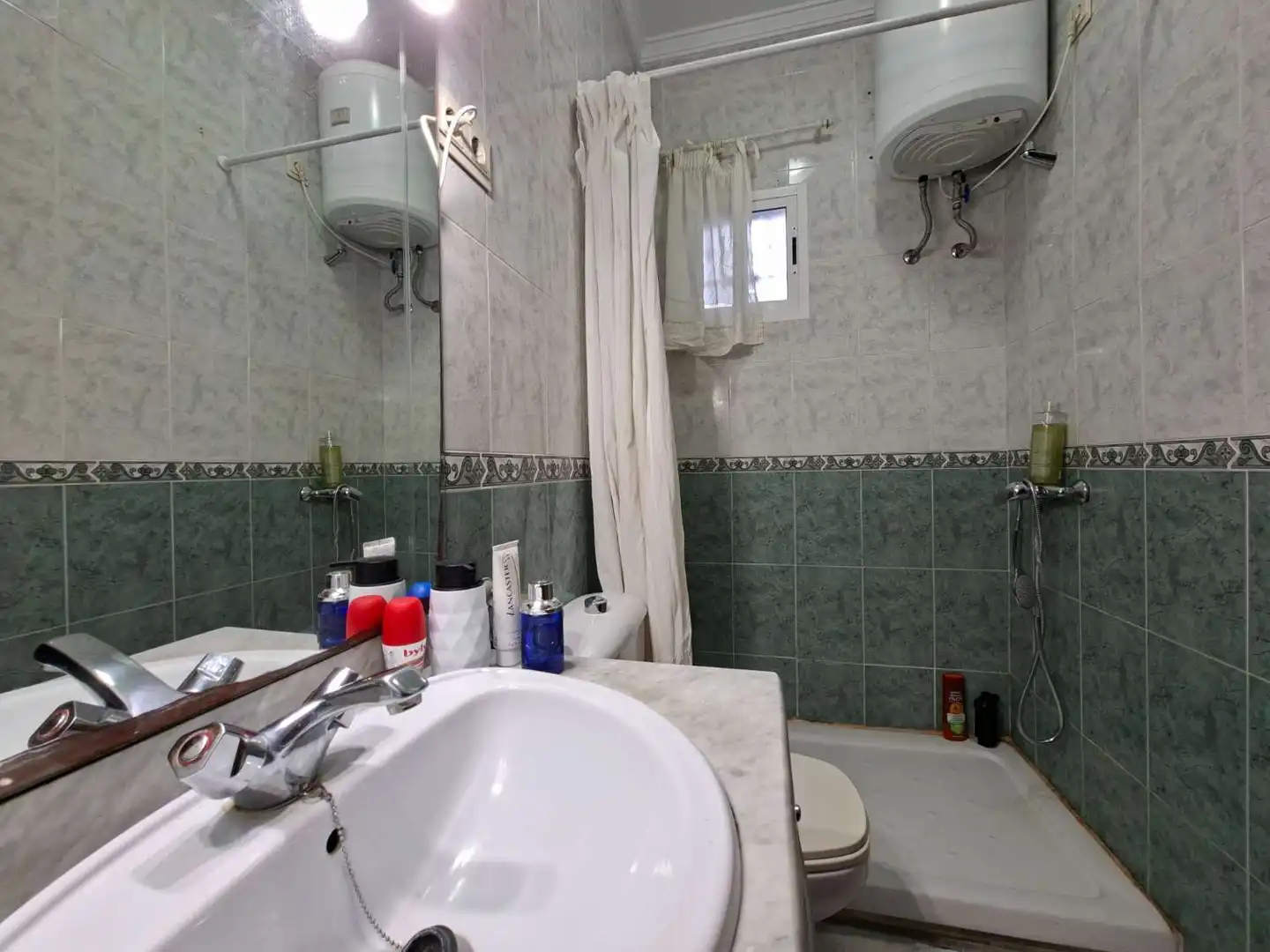 Bany de Casa o xalet en venda en Viñuela amb Terrassa, Piscina i Moblat