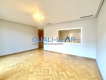 Bedroom of Apartment to rent in  Madrid Capital  with Air Conditioner