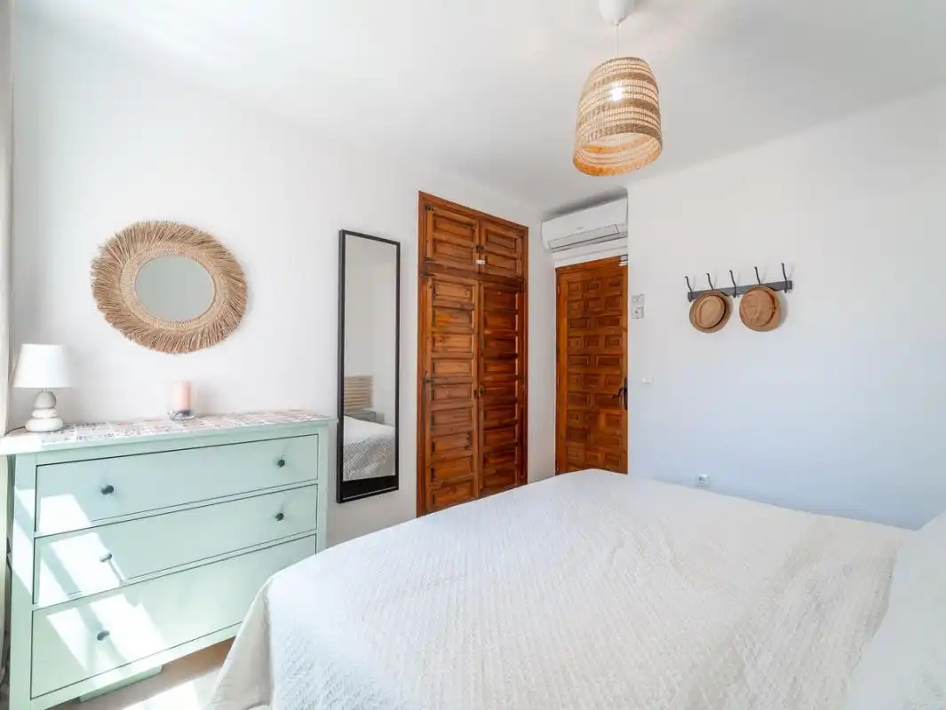 Schlafzimmer von Dachboden zum Verkauf in Nerja mit Klimaanlage, Heizung und Terrasse