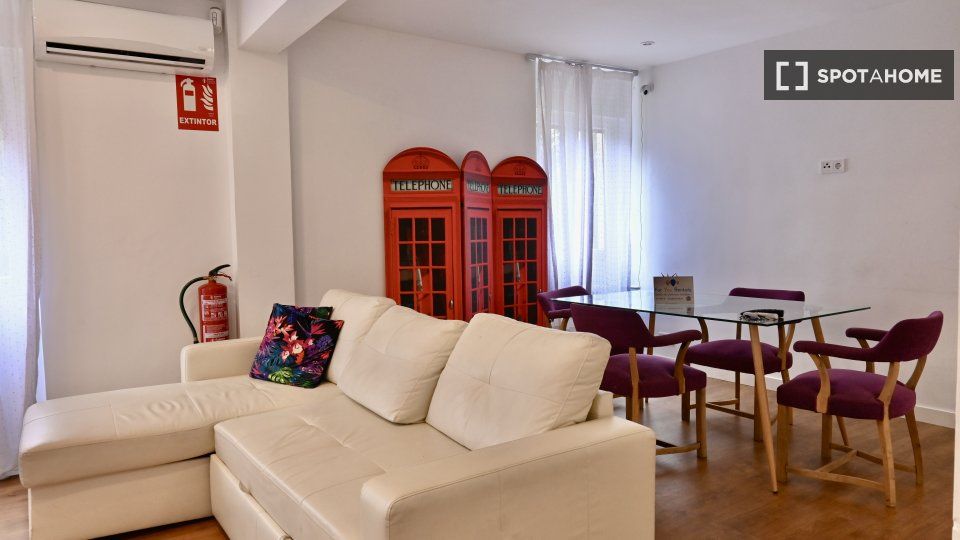 Sala d'estar de Pis de lloguer en  Madrid Capital amb Aire condicionat, Calefacció i Moblat