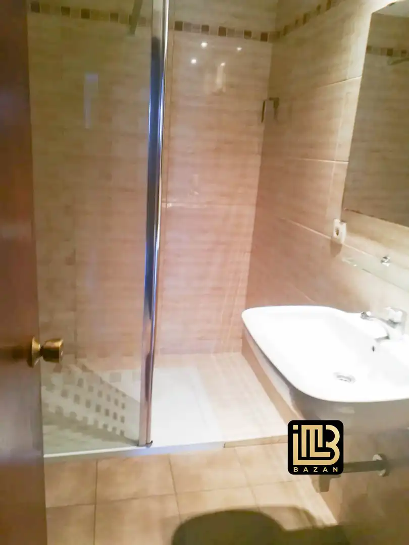 Bathroom of Flat for share in Málaga  with Air Conditioner, Furnished and Oven
